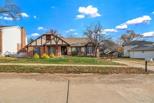 2034 Emerald Crest Ct, Chesterfield, MO, 63017-5405 | Card Image