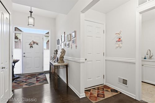 9260 Liberty Ct, Livonia, MI, 48150-3411 | Card Image