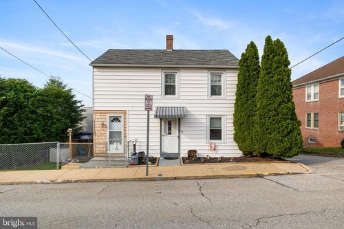 99 S Pine St, RED LION, PA, 17356-2113 | Card Image