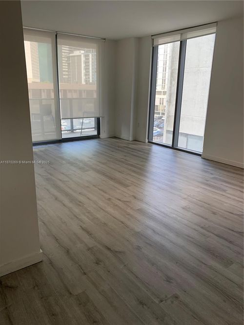 apt-608-31 Se 6th St, Miami, FL, 33131-3168 | Card Image
