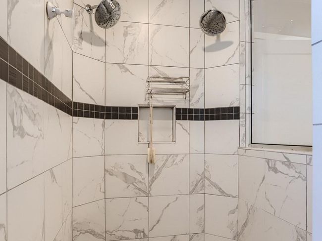 29 2nd Floor Primary Bathroom.jpg | Image 19