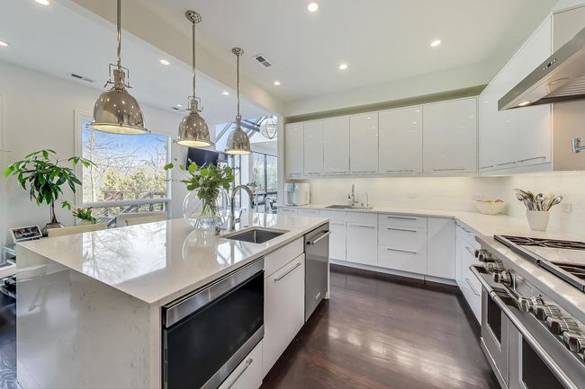 33 Sheridan Rd, House other with 5 bedrooms, 6 bathrooms and 4 parking in Highland Park IL | Image 17