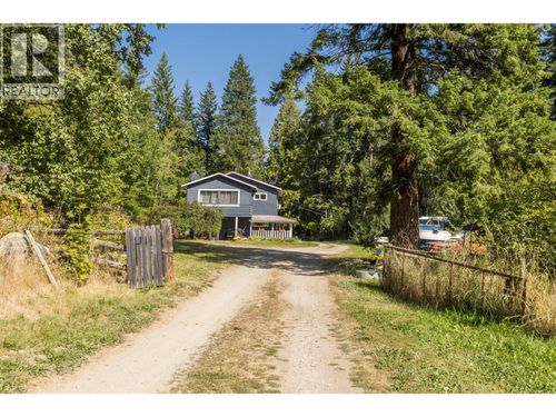 3591 65 Ave Nw, Salmon Arm, BC, V1E3A2 | Card Image