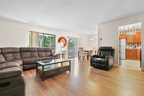 apt-d5-187 Flax Hill Rd, Norwalk, CT, 06854-2852 | Card Image