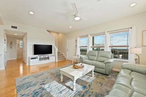 4018 Mendocino Dr, Galveston, TX, 77554-7785 | Card Image