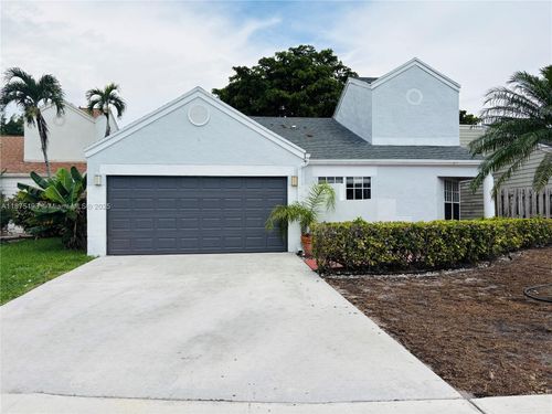 8579-8579 Dynasty Dr, Boca Raton, FL, 33433-6823 | Card Image
