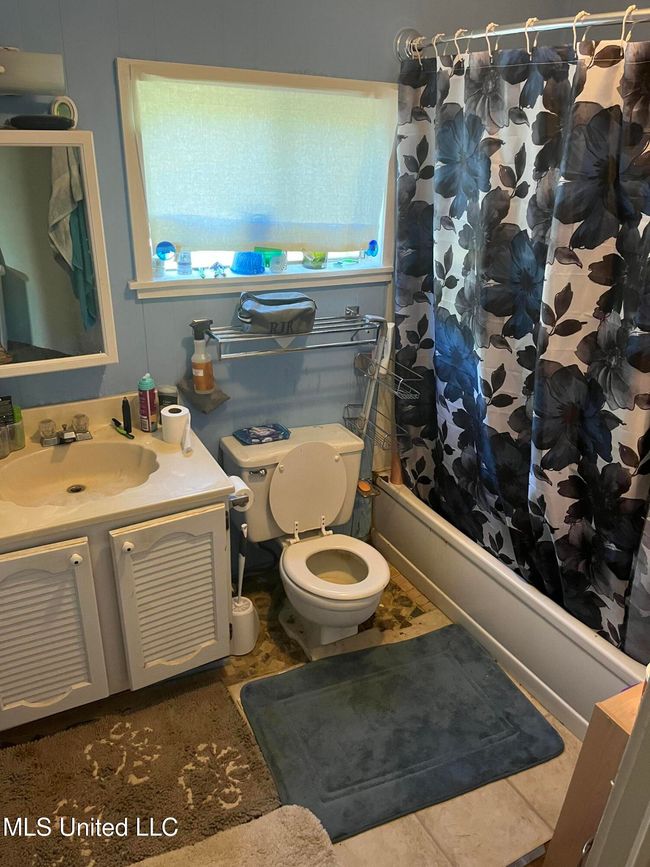 FullBath-1st Floor-Fairchilds | Image 6