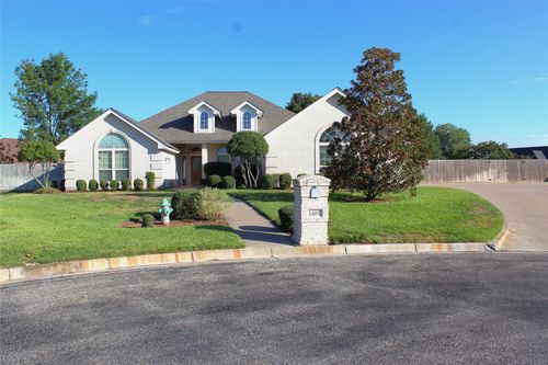 1405 Parkwood Ct, Stephenville, TX, 76401-1618 | Card Image