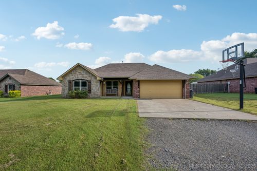 112 W 60th Pl S, Muskogee, OK, 74401-9031 | Card Image