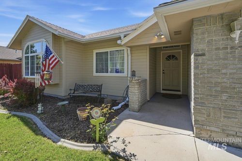 1061 E Hunter Dr, Meridian, ID, 83646-3481 | Card Image