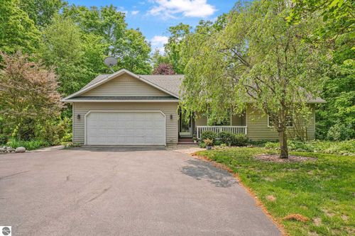 5153 Silver Pines Rd, Traverse City, MI, 49685-8917 | Card Image