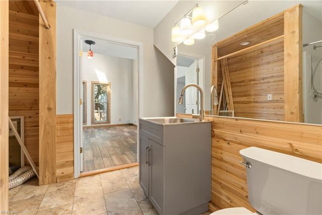 2568 Shore Dr, House attached with 3 bedrooms, 2 bathrooms and null parking in Virginia Beach VA | Image 11