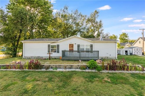 202 S Creason St, Orrick, MO, 64077-2527 | Card Image