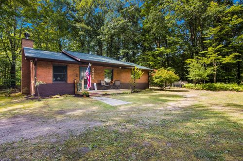 20454 Nofsger Rd, Lake Ann, MI, 49650-9714 | Card Image