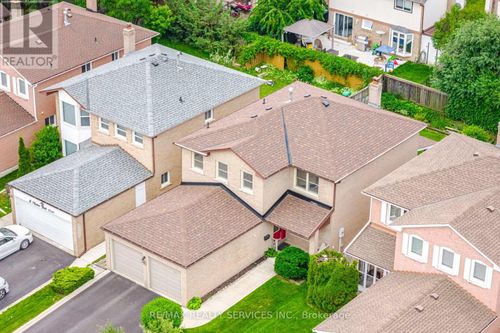 10 Meadow Bush Court, Brampton (Central Park), ON, L6S5B6 | Card Image