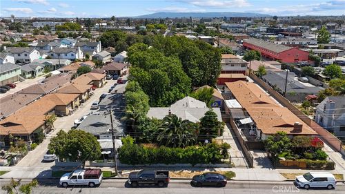 4302 W 106th St, Inglewood, CA, 90304-1927 | Card Image