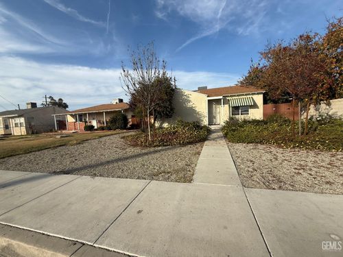 2414 16th St, Bakersfield, CA, 93301-3402 | Card Image