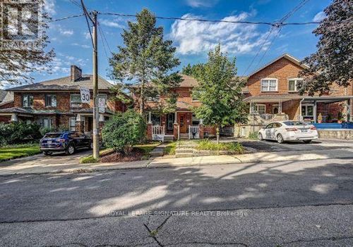 26 Hector Avenue, Toronto (Wychwood), ON, M6G3G3 | Card Image