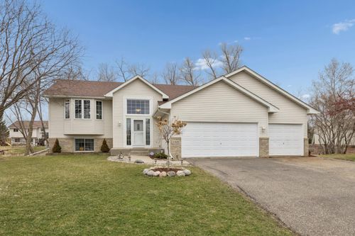 1121 Apple Cir, Mayer, MN, 55360-8547 | Card Image