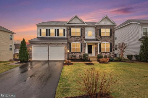 5575 James Young Way, Fairfax, VA, 22032-3285 | Card Image