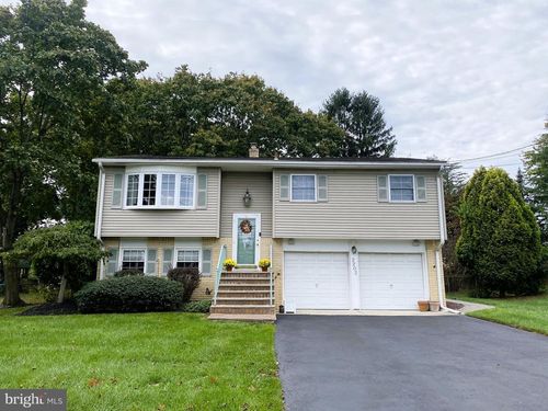 2203 Kuser Rd, Hamilton, NJ, 08690-3607 | Card Image