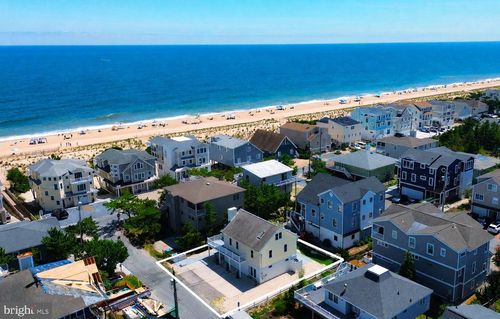 4 S 4th St, SOUTH BETHANY, DE, 19930-9253 | Card Image