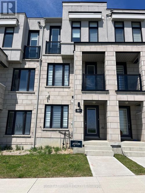 707 Port Darlington Rd, Bowmanville, ON, L1C7G3 | Card Image