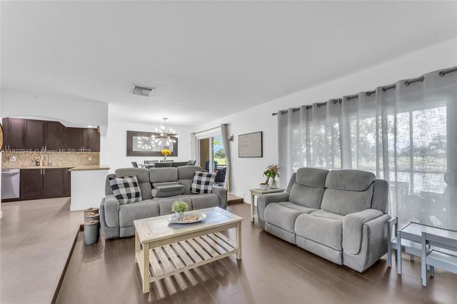 6728 Sw 140 Th Ct, Townhouse with 3 bedrooms, 3 bathrooms and null parking in Miami FL | Image 19