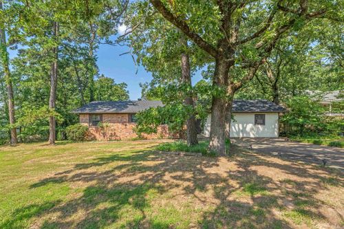 7025 Windsong Dr, North Little Rock, AR, 72113-9511 | Card Image