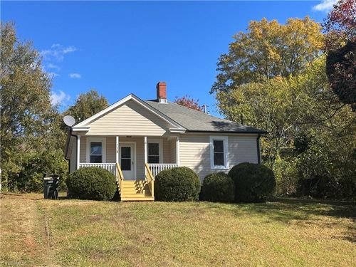 710 Hodges St, Eden, NC, 27288-2428 | Card Image