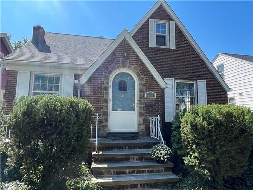 17705 Valleyview Ave, Cleveland, OH, 44135-1125 | Card Image