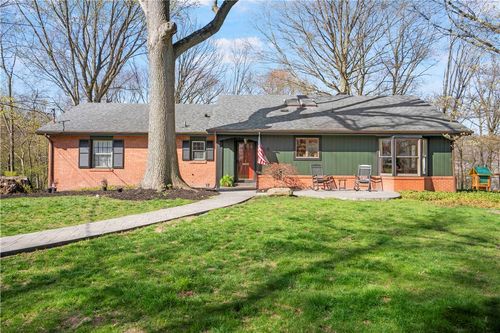 18 Oak Glen Dr, Oakmont, PA, 15139-1231 | Card Image