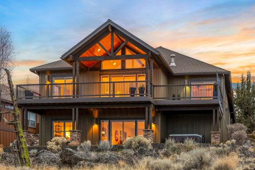 360 Vista Rim Dr, Redmond, OR, 97756-7153 | Card Image