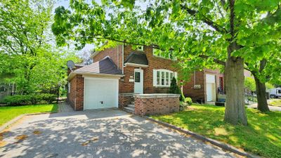 137 Lawrence Ave E, House other with 3 bedrooms, 3 bathrooms and 3 parking in Toronto ON | Image 1