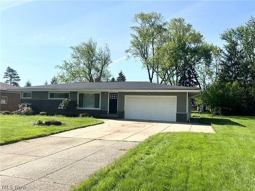 244 Starlight Dr, Seven Hills, OH, 44131-4034 | Card Image