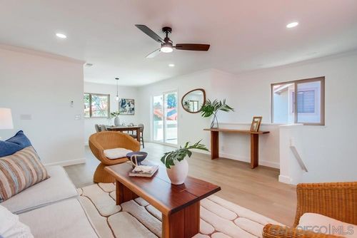 3113 Avenida Topanga, Carlsbad, CA, 92009-4511 | Card Image