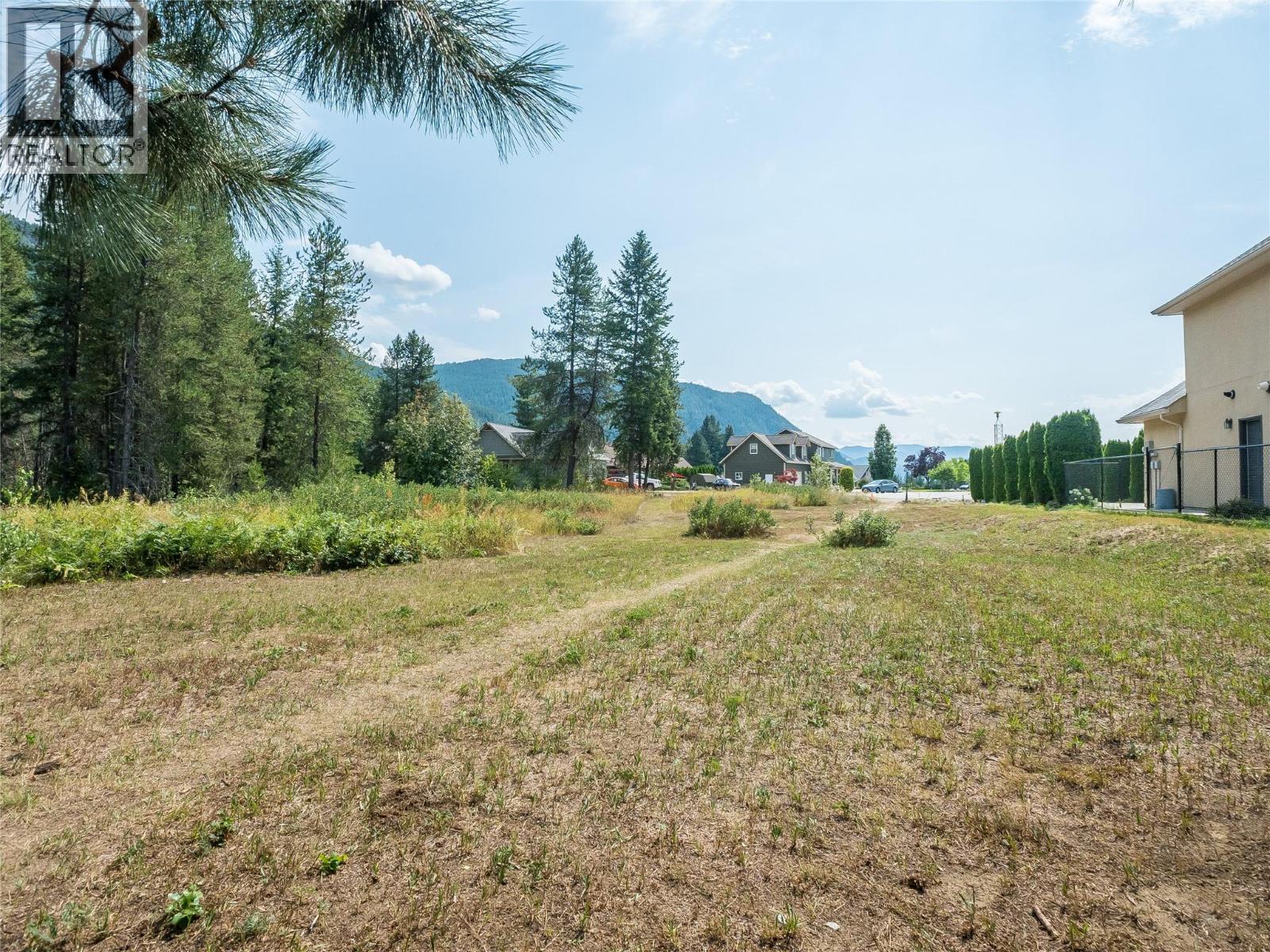 Land in Castlegar 3