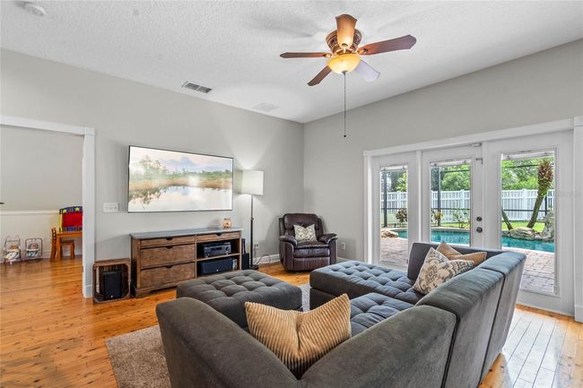 Family Room | Image 11