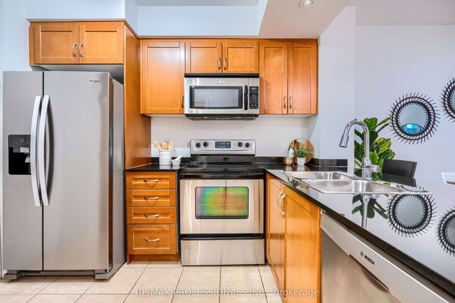 104 - 38 William Carson Cres, Condo with 2 bedrooms, 1 bathrooms and null parking in North York ON | Image 6