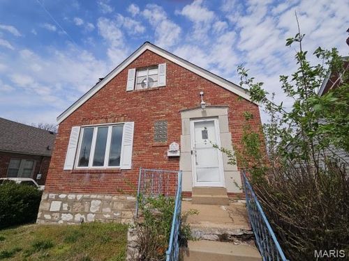 8917 Lucerne Ct, Saint Louis, MO, 63136-5015 | Card Image