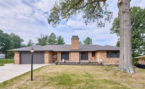 4518 Bellewood Dr, Saint Louis, MO, 63125-4207 | Card Image