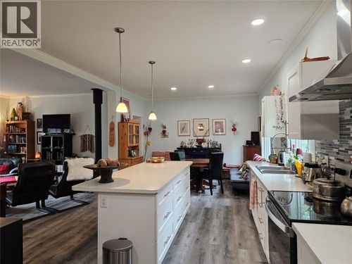 2291 15th Ave Nw, Nakusp, BC, V0G1R0 | Card Image