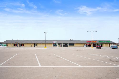 918 E Washington St, Winchester, IN, 47394-9276 | Card Image