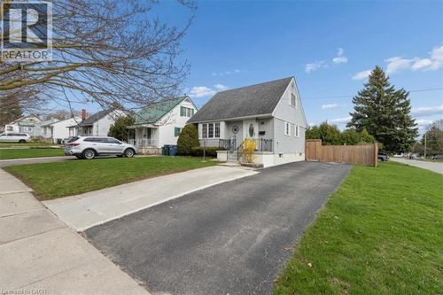 18 Gowdy Ave, Guelph, ON, N1H2K7 | Card Image