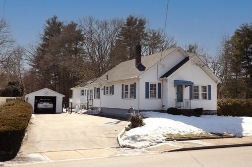 930 Bay St, Taunton, MA, 02780-7506 | Card Image