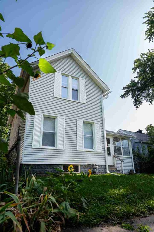 1432 W 6th St, Davenport, IA, 52802-1206 | Card Image