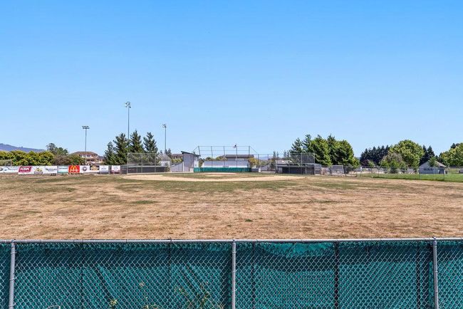 757 Roble St, Townhouse with 4 bedrooms, 3 bathrooms and 2 parking in Watsonville CA | Image 27