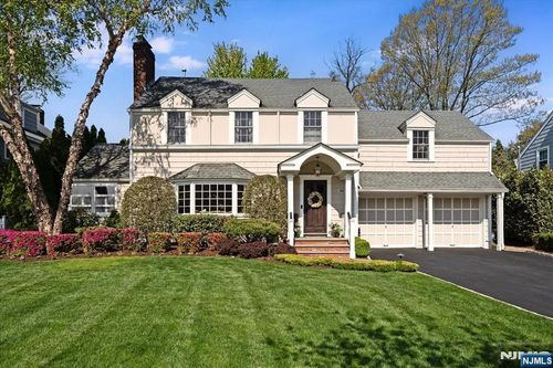 282 Forest Ave, Glen Ridge, NJ, 07028-1808 | Card Image