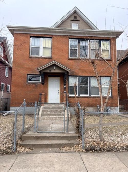 687 Aurora Ave, Saint Paul, MN, 55104-4982 | Card Image