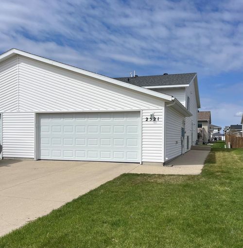 2521 Amber Valley Court S, Fargo, ND, 58104 | Card Image